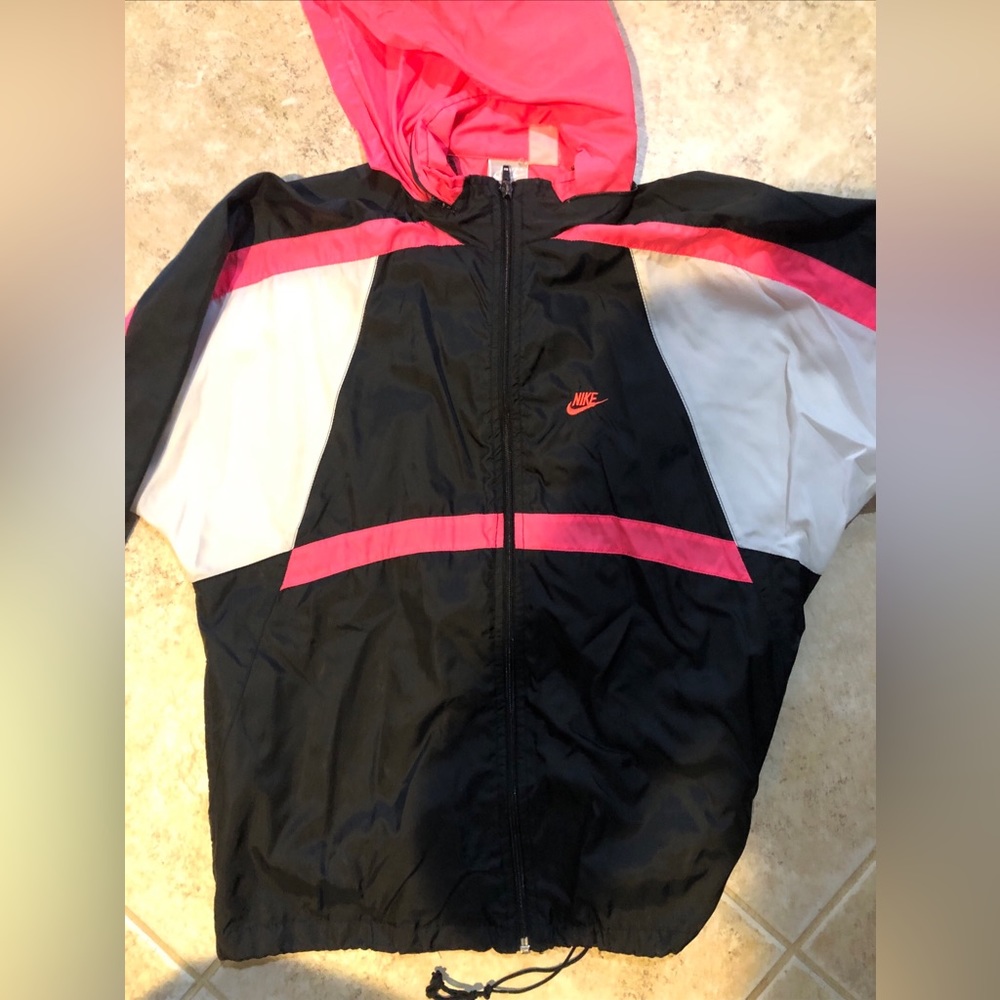 Authentic Nike 90’s style Classic Nylon ￼Windbreaker mens sz M Black & Infrared